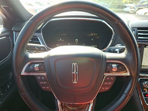 Used 2017 Lincoln Continental Reserve AWD/4WD image 19