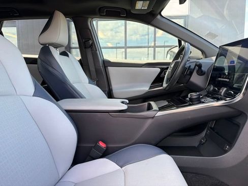 Used 2023 Subaru Solterra AWD image 12