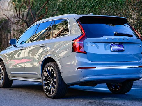 New 2026 Volvo XC90 T8 Ultra w/ Protection Package Premier AWD/4WD image 4