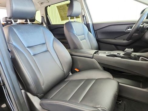 Used 2025 Nissan Rogue SL w/ SL Premium Package image 46