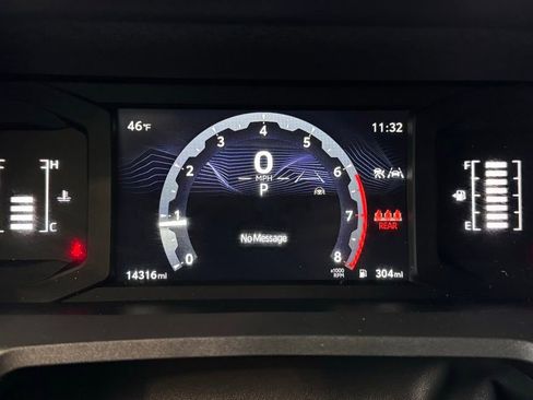 Certified 2025 Toyota Tacoma SR5 AWD/4WD image 34