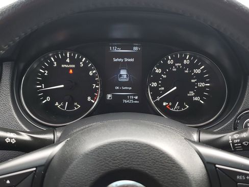 Used 2017 Nissan Rogue SV FWD image 24