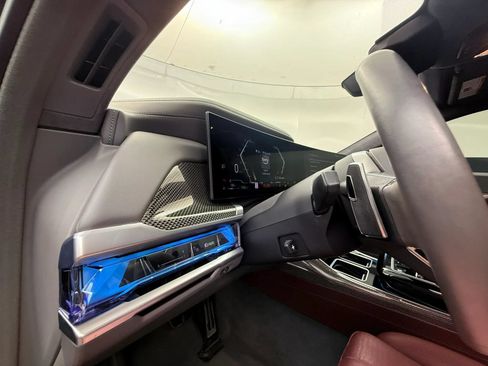 Used 2023 BMW 760i xDrive AWD/4WD image 30