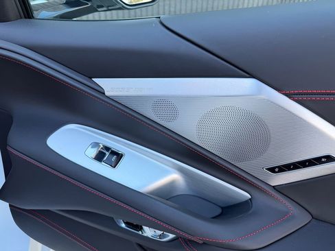 Used 2021 Chevrolet Corvette Stingray Premium Cpe w/ Z51 Performance Package image 21