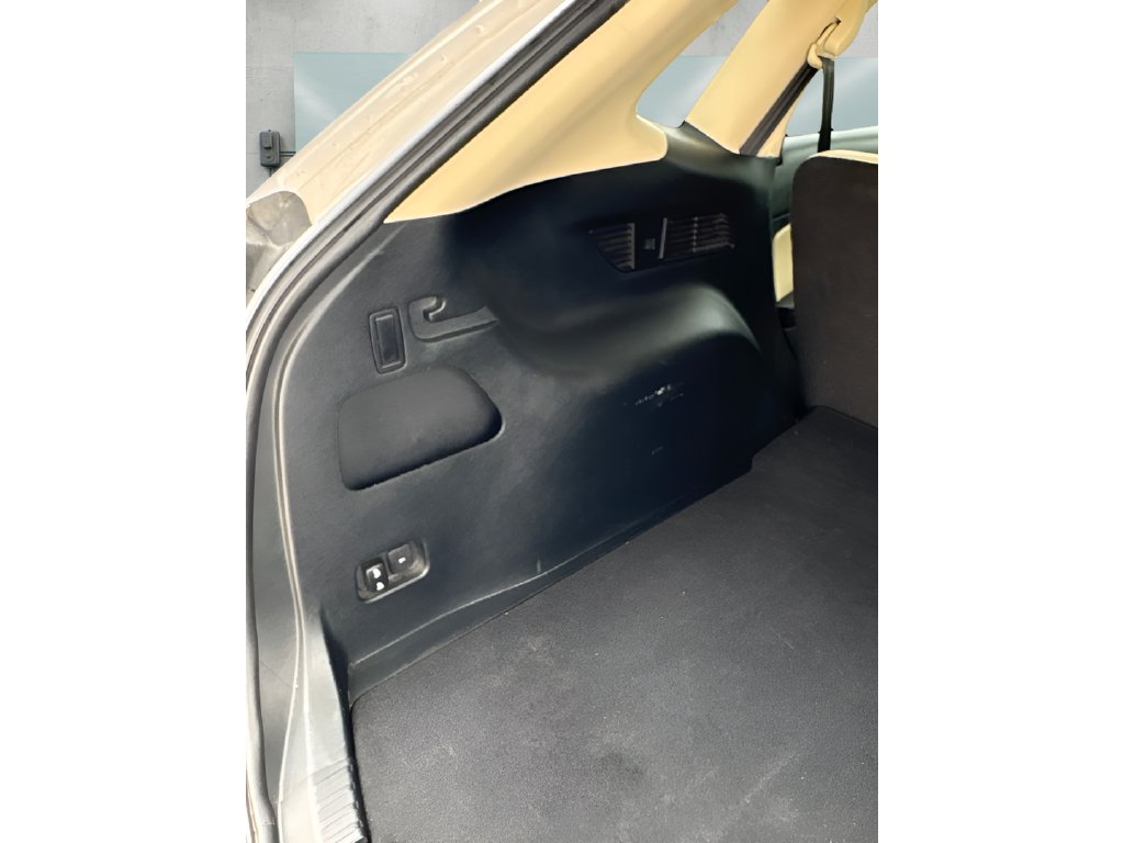 Used 2018 Ford Edge SEL w/ Equipment Group 201A FWD image 17