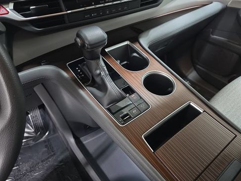 Certified 2023 Toyota Sienna LE FWD image 22