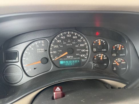 Used 2002 Chevrolet Suburban LT RWD image 16