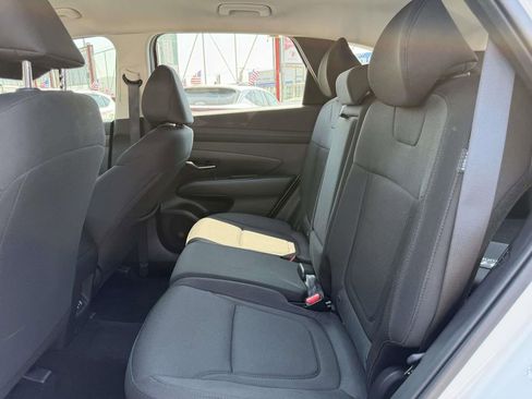 Used 2025 Hyundai Tucson SE AWD/4WD image 14