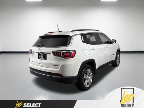 Used 2022 Jeep Compass Latitude w/ Convenience Group AWD/4WD image 5