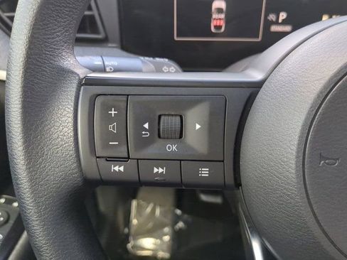 Used 2025 Nissan Kicks SV image 22