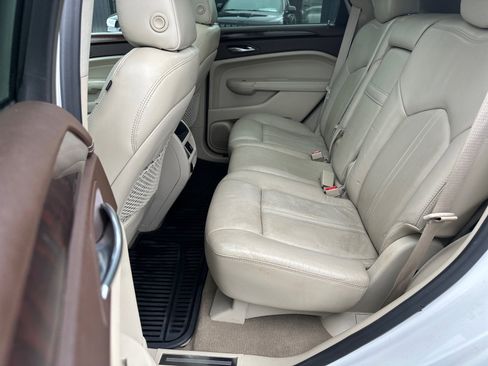 Used 2011 Cadillac SRX Luxury image 21