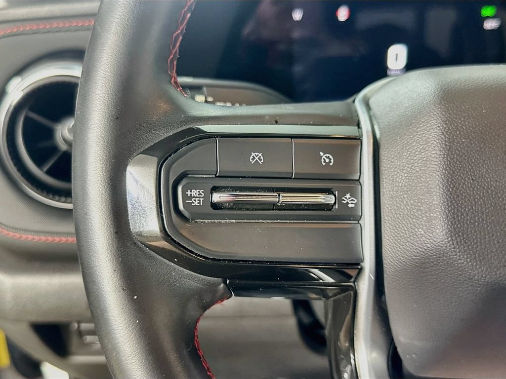 Used 2023 Chevrolet Colorado Z71 w/ Z71 Convenience Package 2 AWD/4WD image 24