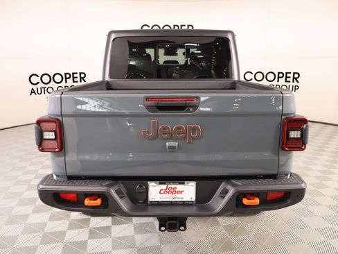 Used 2024 Jeep Gladiator Mojave w/ Safety Group AWD/4WD image 21