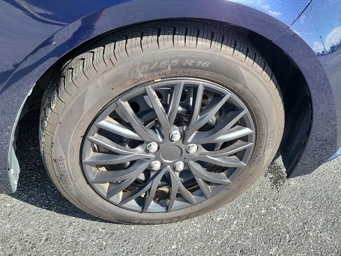 Certified 2022 Toyota Corolla LE image 10