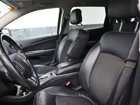 Used 2015 Dodge Journey Crossroad w/ Flexible Seating Group image 17