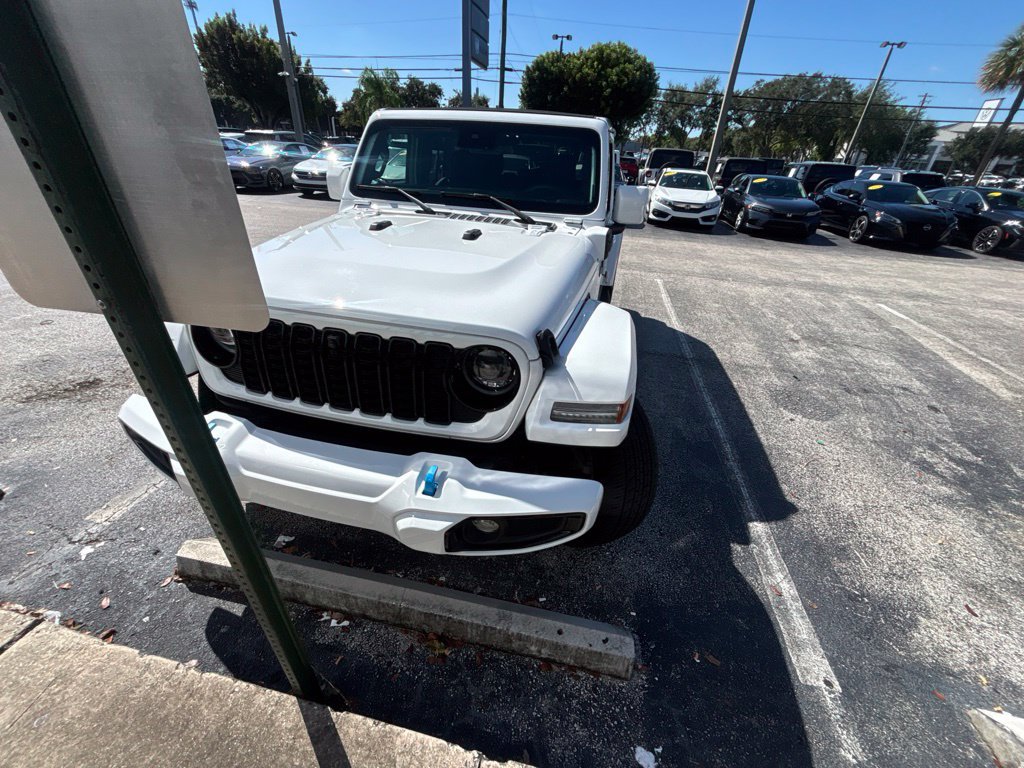Used 2024 Jeep Wrangler High Altitude AWD/4WD image 2