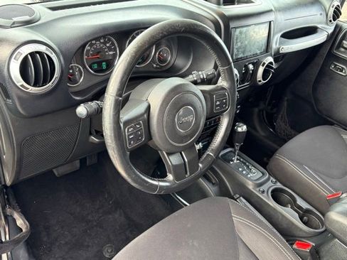Used 2015 Jeep Wrangler Unlimited Sahara w/ Connectivity Group image 11