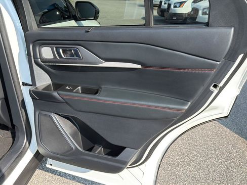 Certified 2025 Ford Explorer ST AWD/4WD image 17
