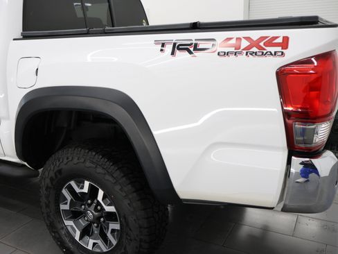 Used 2016 Toyota Tacoma TRD Off-Road image 27