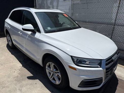Used 2018 Audi Q5 2.0T Premium w/ Convenience Package AWD/4WD image 1