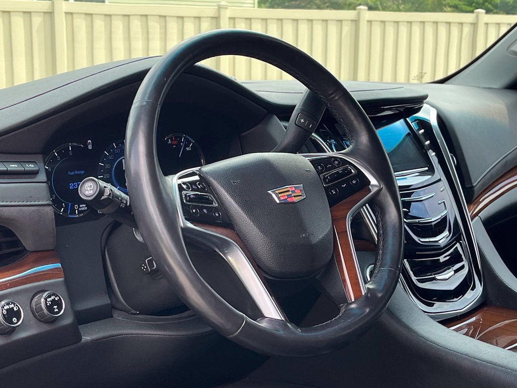 Used 2018 Cadillac Escalade Luxury w/ LPO, Radiant Package AWD/4WD image 19