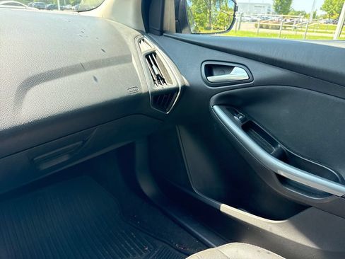 Used 2012 Ford Focus Titanium FWD image 17