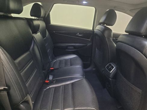 Used 2020 Kia Sorento EX AWD/4WD image 19