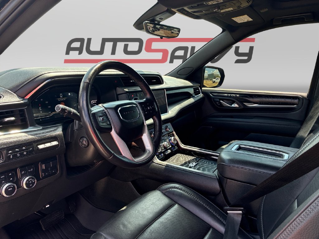 Used 2022 GMC Yukon Denali w/ Advanced Technology Package AWD/4WD image 10