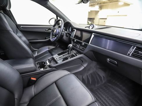 Used 2023 Porsche Macan GTS image 28