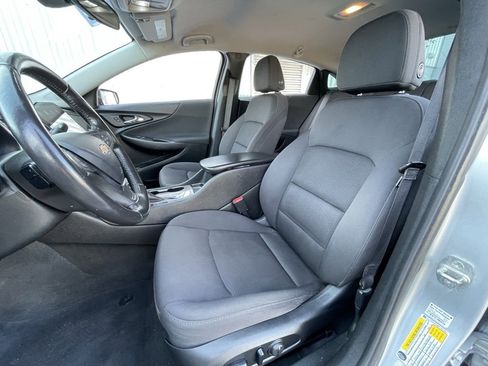 Used 2021 Chevrolet Malibu RS image 22