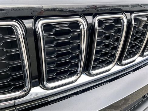 Used 2024 Jeep Grand Cherokee L Limited w/ Luxury Tech Group II image 26