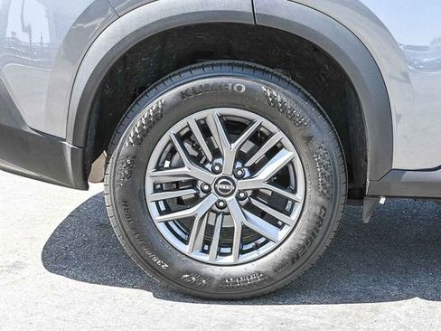 Used 2023 Nissan Rogue S FWD image 12