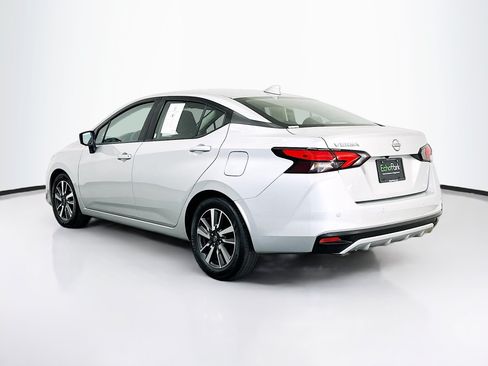 Used 2025 Nissan Versa SV FWD image 5