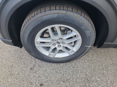 New 2025 Ford Explorer Active image 9