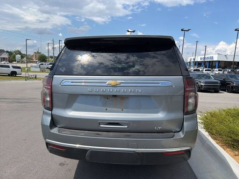 Used 2023 Chevrolet Suburban LT w/ LT Signature Plus Package RWD image 7