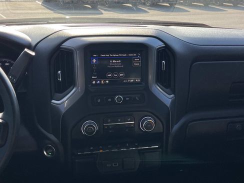 Used 2023 Chevrolet Silverado 1500 Custom image 15