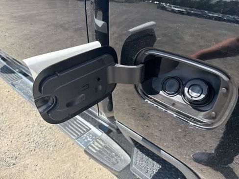 New 2026 GMC Sierra 2500 SLT w/ SLT Premium Package image 10