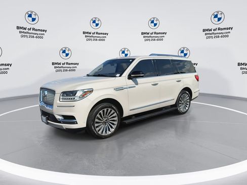 Used 2019 Lincoln Navigator Reserve AWD/4WD image 4