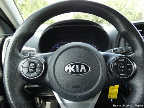 Used 2020 Kia Soul LX FWD image 24