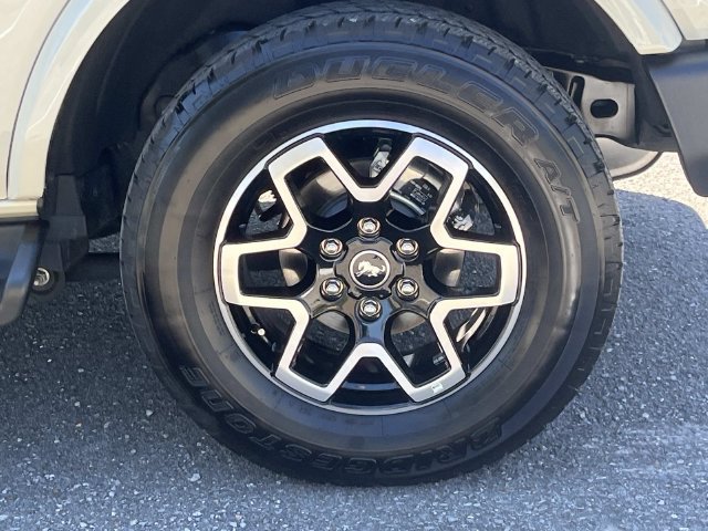 Used 2025 Ford Bronco Outer Banks AWD/4WD image 11