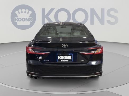 Used 2025 Toyota Camry SE FWD image 5