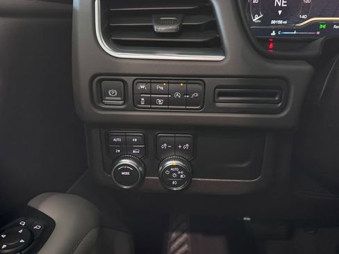 Certified 2022 GMC Yukon XL SLT w/ SLT Premium Package image 28