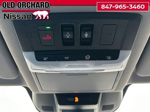 Used 2023 Nissan Rogue Platinum AWD/4WD image 17