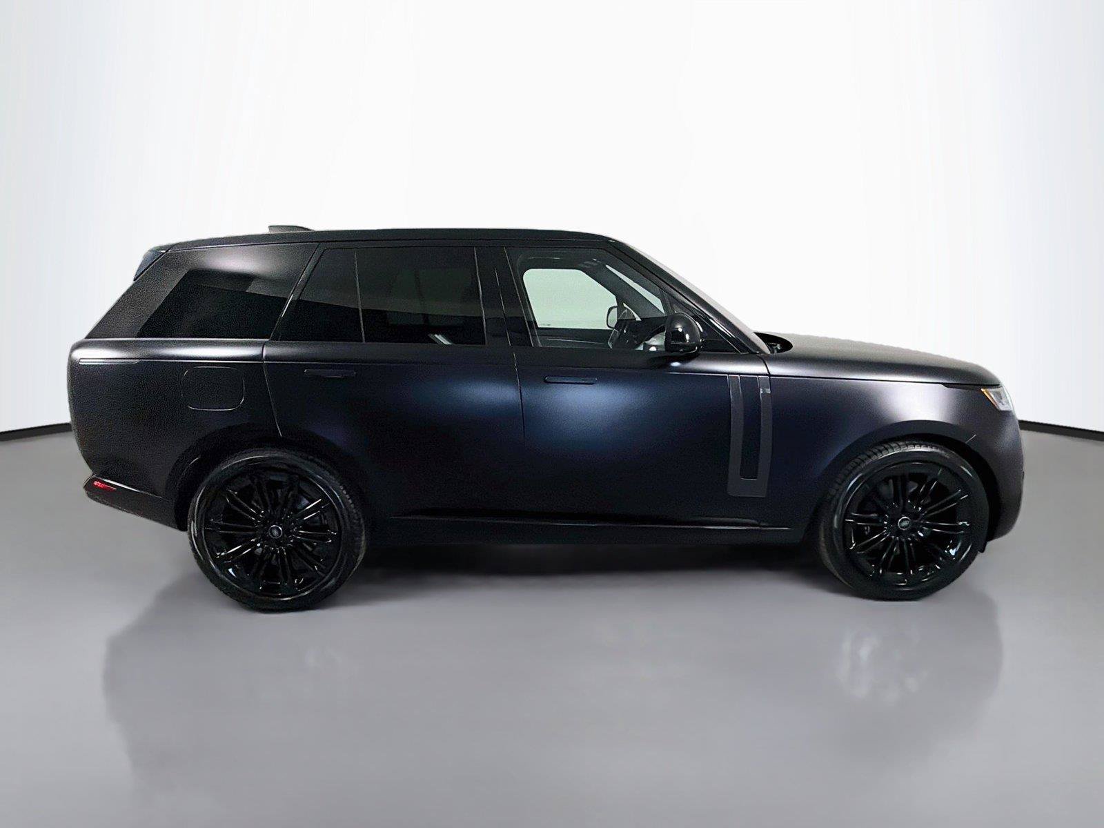 Used 2023 Land Rover Range Rover SE AWD/4WD image 4