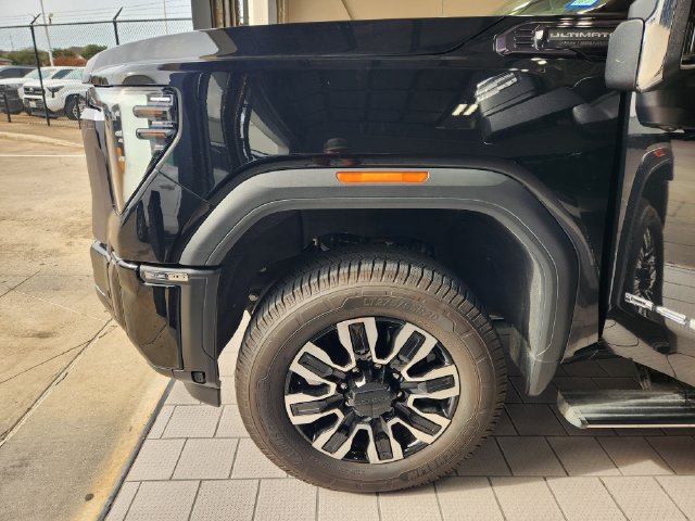 Used 2024 GMC Sierra 3500 Denali Ultimate AWD/4WD image 7