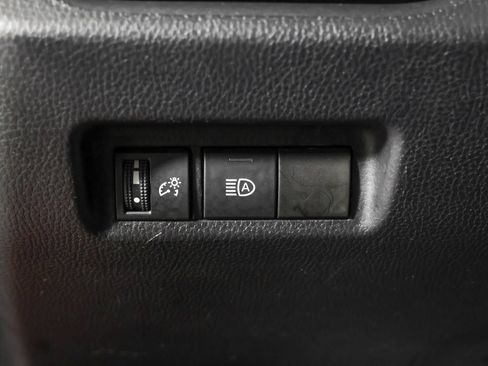 Used 2022 Toyota RAV4 LE AWD/4WD image 23