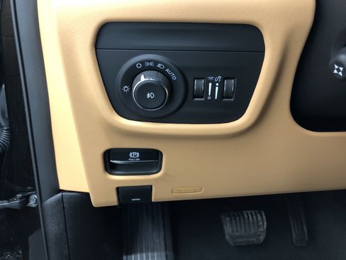 Certified 2024 Jeep Grand Cherokee Summit AWD/4WD image 19