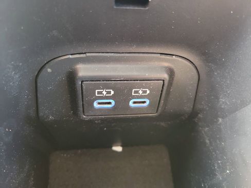 Used 2022 Toyota RAV4 XLE image 24