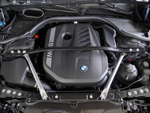 New 2026 BMW 740i w/ Premium Package RWD image 32
