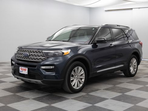 Used 2023 Ford Explorer Limited w/ Equipment Group 301A image 7